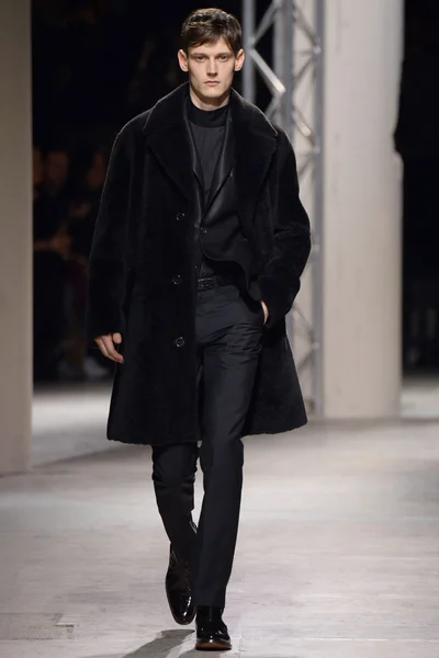 Look 1